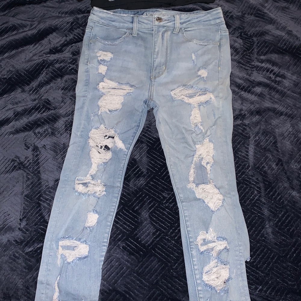 AMERICAN EAGLE JEANS